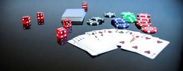 Tampilan antarmuka aplikasi satulotre untuk Android dengan fitur permainan kasino dan sportsbook